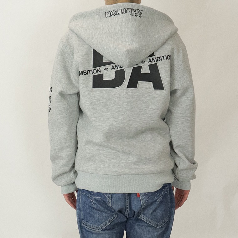 エンボスロゴZIPパーカー