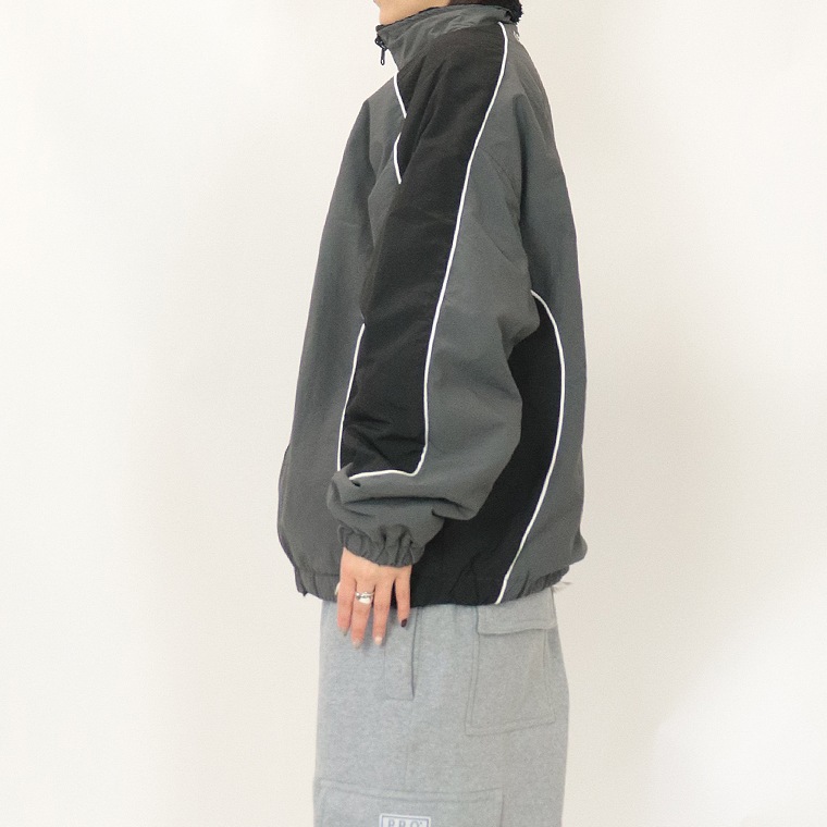 SALE ナイロンリバーシブルブルゾン