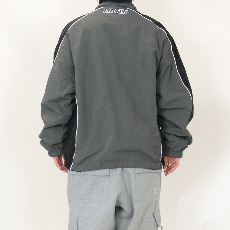 SALE ナイロンリバーシブルブルゾン