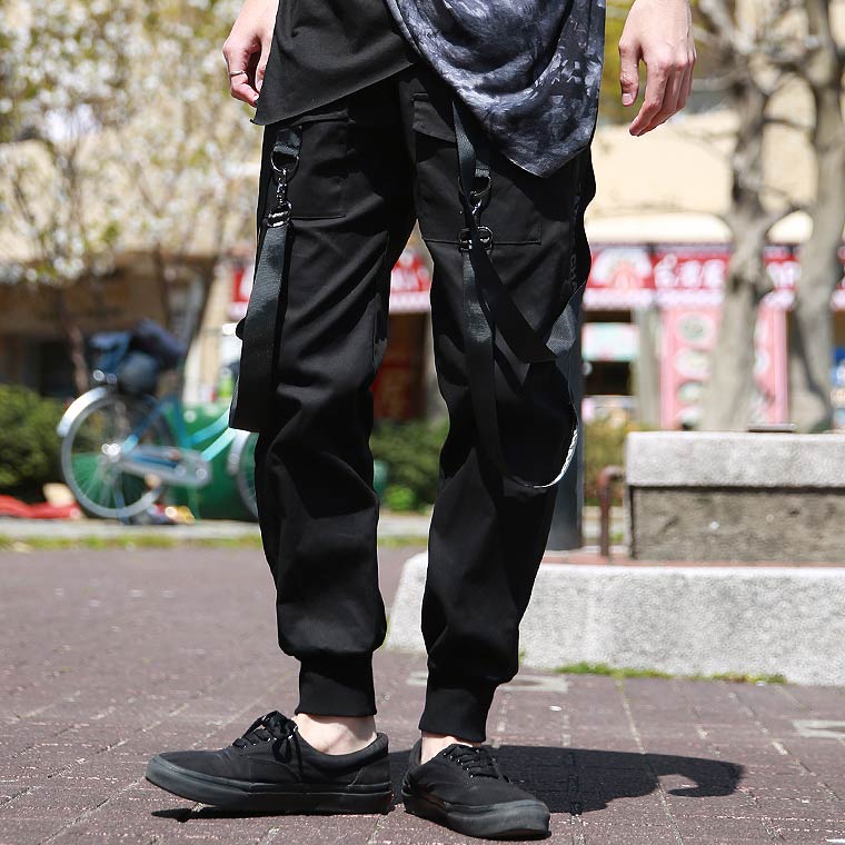 ストラップカーゴパンツ