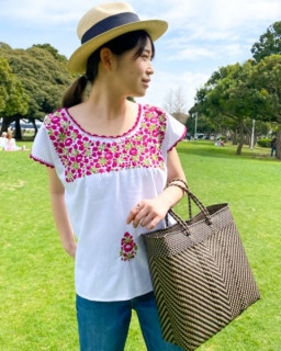 ≪20%OFF≫ tesoro / サンアントニーノ刺繍ウィピル / ホワイト×マゼンタ|ブランド