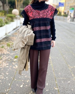 ≪20%OFF≫ tesoro / パロマ刺繍ブラウス / ブラック×チェリーピンク2（ペダル織り）|ブランド