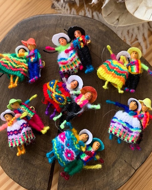 tesoro / チョリータ人形 ペアブローチ [メール便対象品]｜テソロ