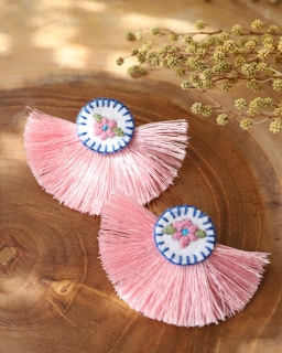 tesoro / オトミ刺繍フリンジピアス / ライトピンク [メール便対象品]|tesoro|ブランド