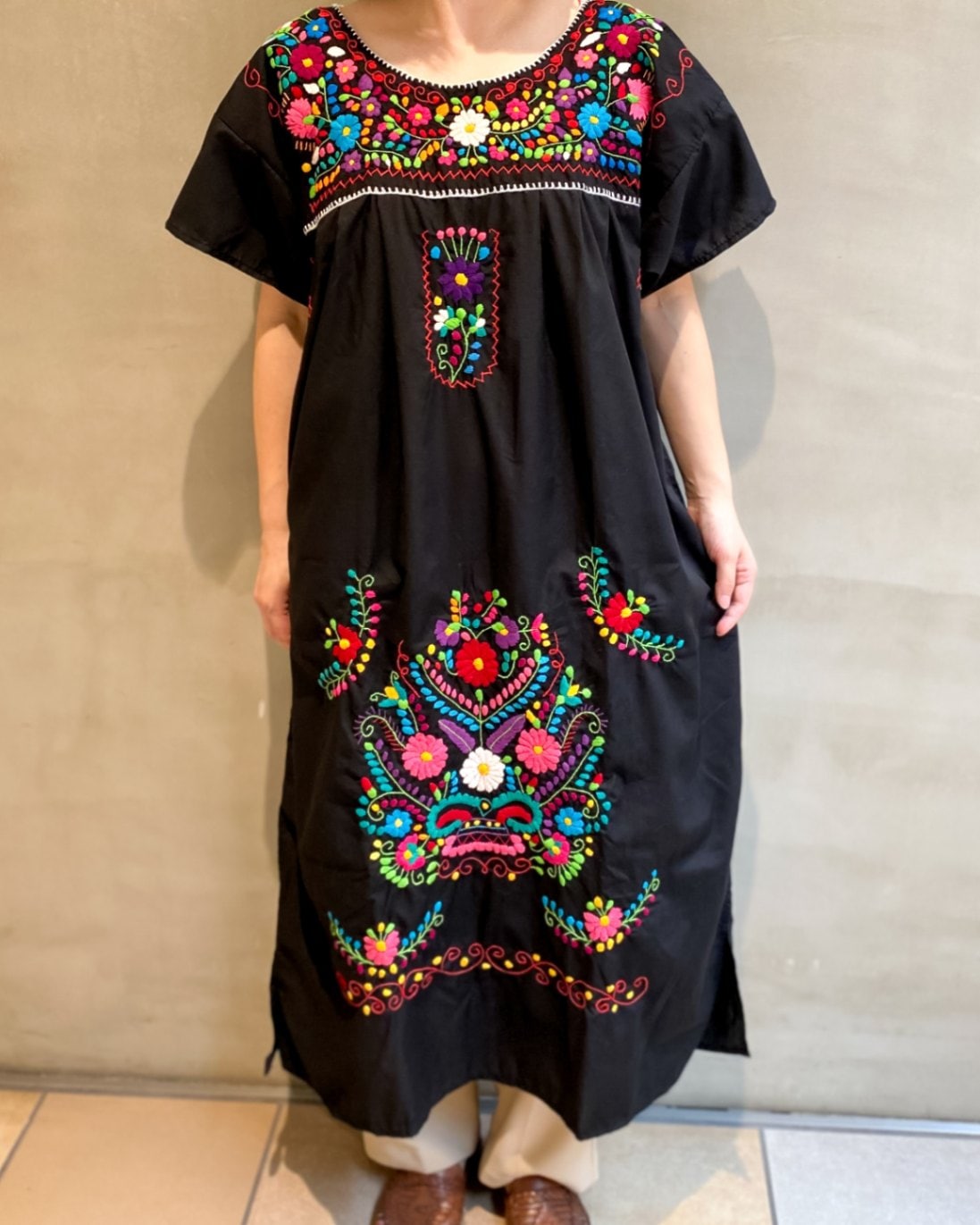 tesoro / メキシコ刺繍ワンピース / ブラック×カラフルフラワーM