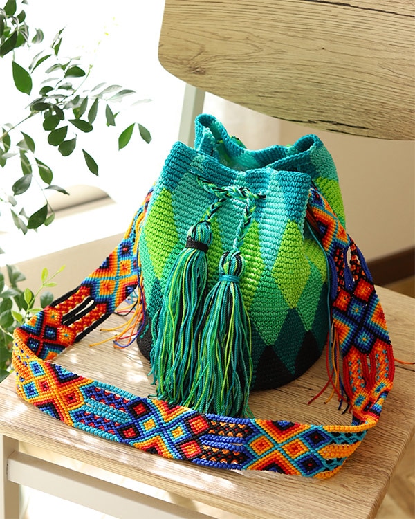 tesoro / ミサンガクロシェバッグ マルチカラーC｜テソロ(tesoro)公式通販