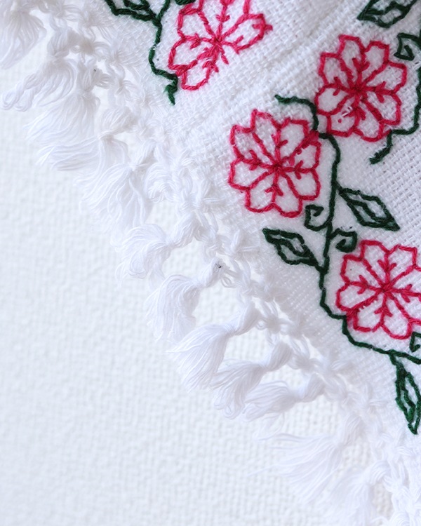 tesoro / メキシコ刺繍ポンチョ / ホワイト｜テソロ(tesoro)公式通販