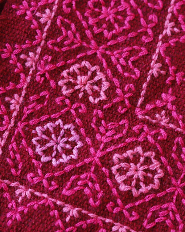 tesoro / メキシコ刺繍ポンチョ / ボルドー｜テソロ(tesoro)公式通販
