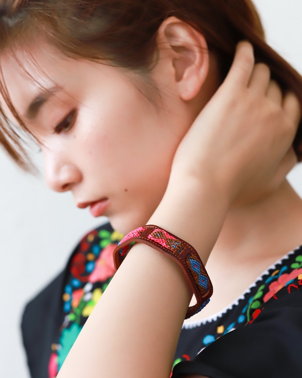 tesoro / レザー×ミサンガブレスレット [メール便対象品]｜テソロ