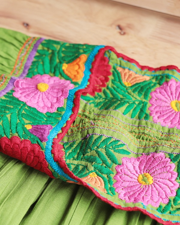 tesoro / ѥɽ Ⱦµ֥饦 / ꡼