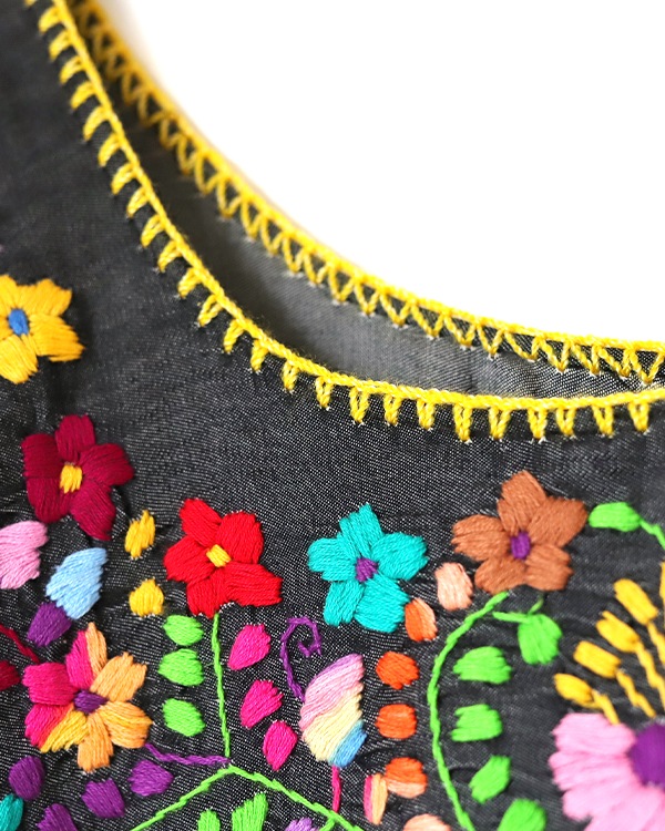 新品　Lサイズ　デニム生地　綿100%【手刺繍】メキシコ刺繍ワンピース　民芸 新品 Lサイズ デニム生地 綿100%【手刺繍】メキシコ刺繍