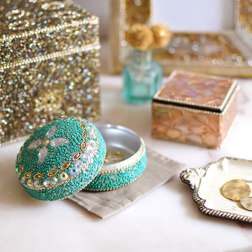 shanti / �ӡ����饦��ɥܥå���