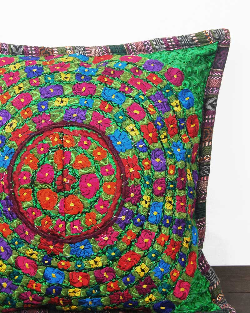 Tesoro 刺繍クッションカバー グリーンb テソロ Tesoro 公式通販