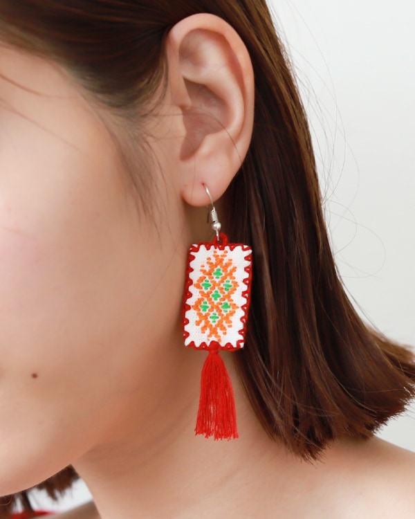 tesoro / 刺繍ピアス / レッド2 [メール便対象品]｜テソロ(tesoro)公式通販