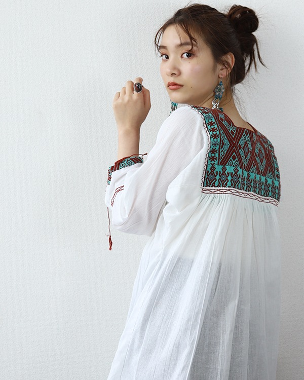 tesoro / ��饤�󥵡���ɽ��֥饦�� / �ۥ磻��
