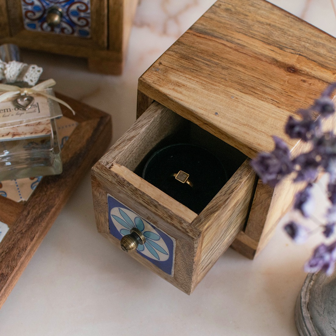 shanti / �������� 1�� �ܥإߥ��󥿥���