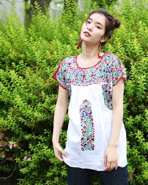 tesoro / 󥢥ȥˡλɽ֥饦 / ۥ磻