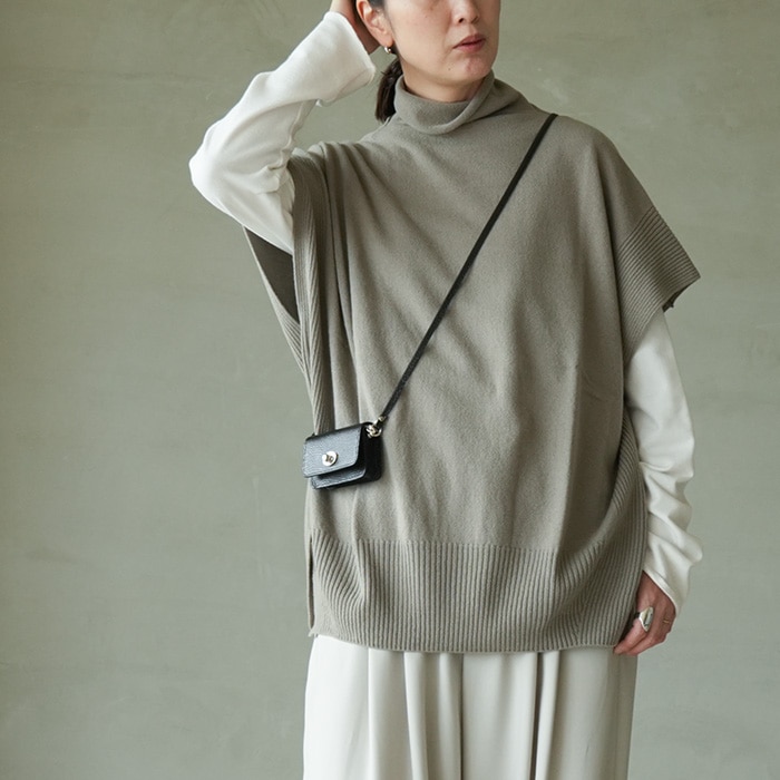 e263k067) / evam eva (エヴァムエヴァ) / wool poncho(ウールポンチョ