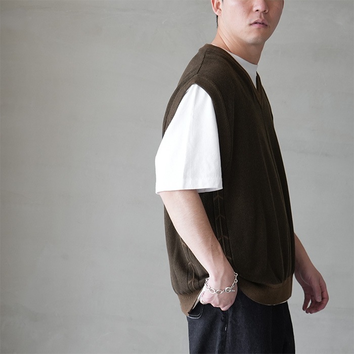 40%OFF】(ysk-25ss-kn09) / YASHIKI(ヤシキ) /Yozora V-neck Vest(夜空
