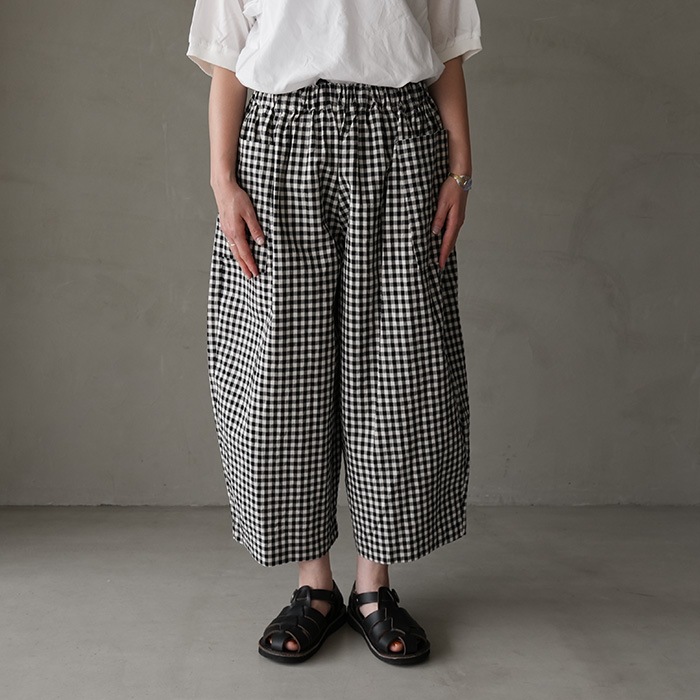 アトリエダンタン　ワイドパンツ　ウール　クロップド　起毛感あり　チャコールグレー アトリエダンタン ワイドパンツ ウール クロップド 起毛感あり