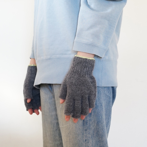 【ラスト1点】TEMBEA 2FINGERLESS GUNTE グレー テンベア 2フィンガーレス グンテ （手袋）(手袋、マフラー