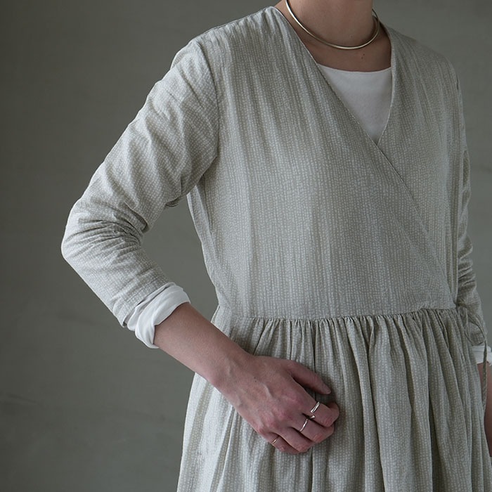▽（e241t184）/ evam eva(エヴァムエヴァ) /printed robe(プリン