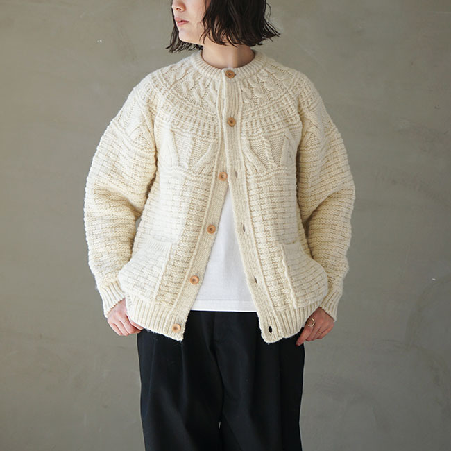 bn-22fm-057） / BATONER(バトナー) / SPREAD ARAN CREW NECK CARDIGAN