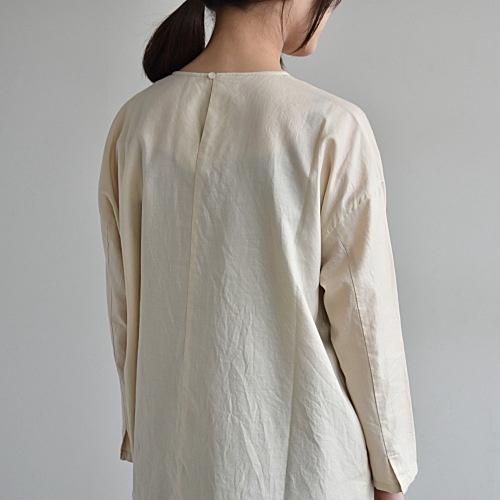 evam eva エヴァムエヴァ　リネン　プルオーバー　チュニック　ナチュラル evameva (エヴァムエヴァ) raising cotton linen shirt tunic