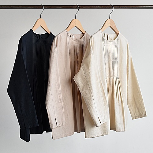 e201t073) / evam eva(エヴァムエヴァ) / fine pleats pullover