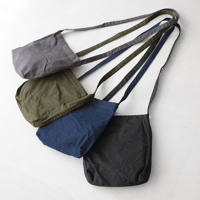 バッグ kontor BIG NEWSPAPER BAG black kontor BIG NEWSPAPER BAG black