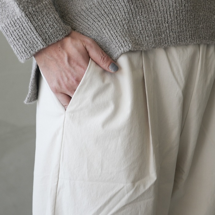 e253t064) / evam eva (エヴァムエヴァ)cotton cropped pants