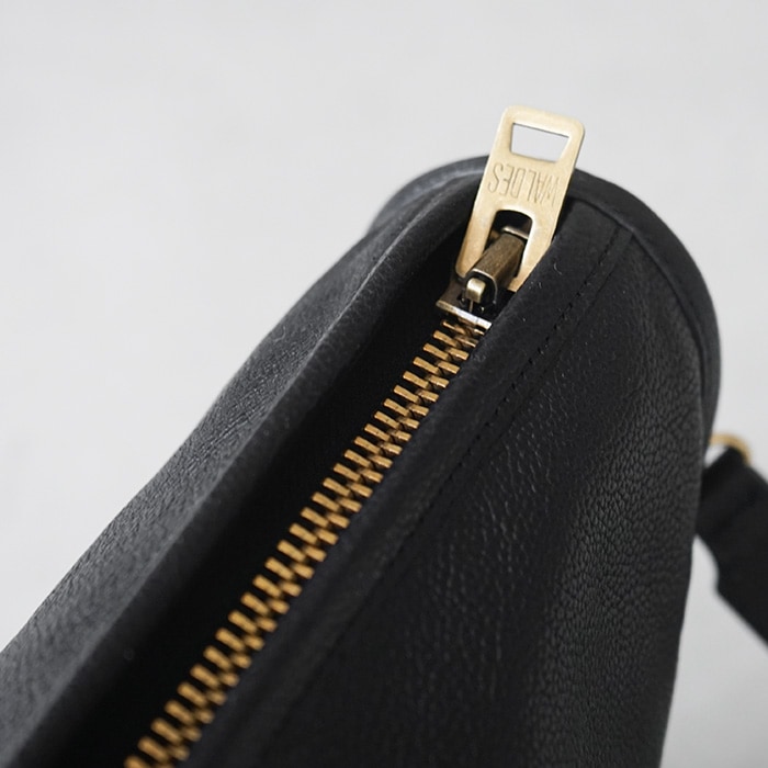 Banks- ファッション 【出品:本日8/25まで】forme banks Mサイズ
