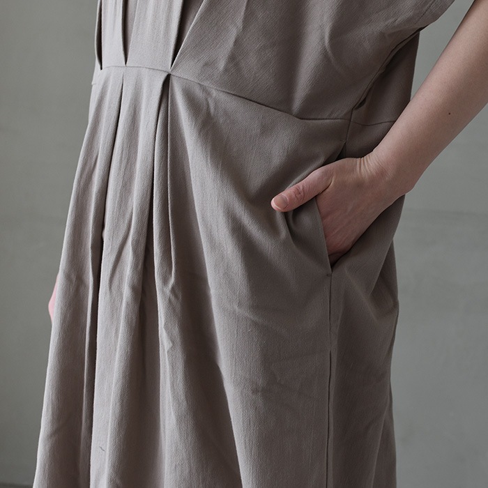 e231t134) / evam eva (エヴァムエヴァ) /v neck tuck one-piece