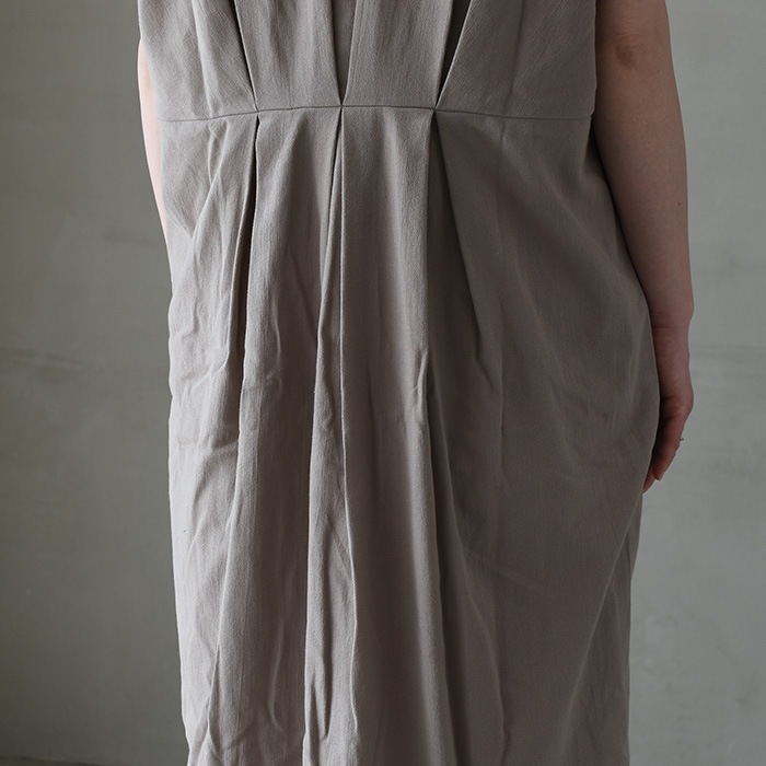 e231t134) / evam eva (エヴァムエヴァ) /v neck tuck one-piece