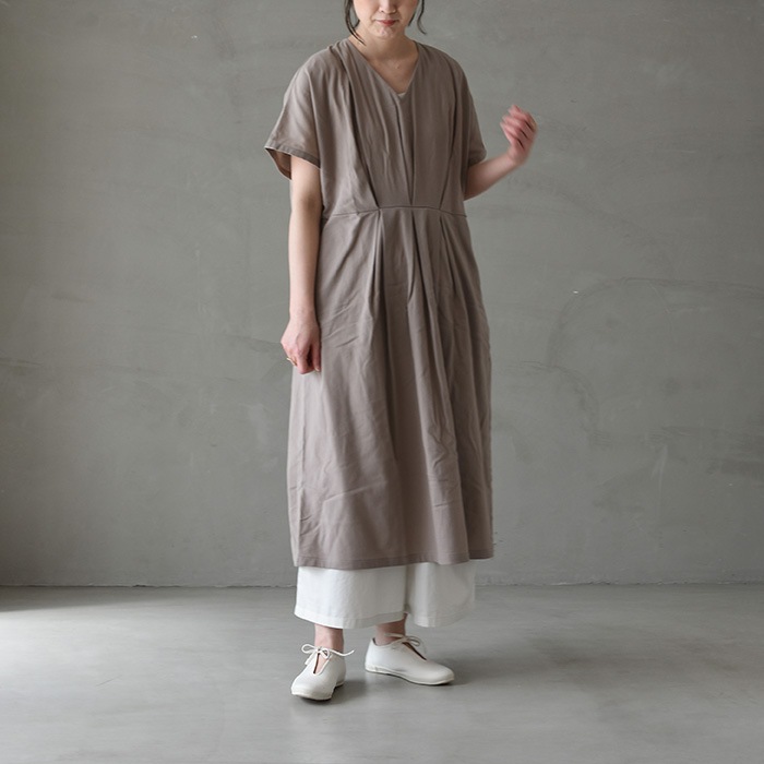 e231t134) / evam eva (エヴァムエヴァ) /v neck tuck one-piece