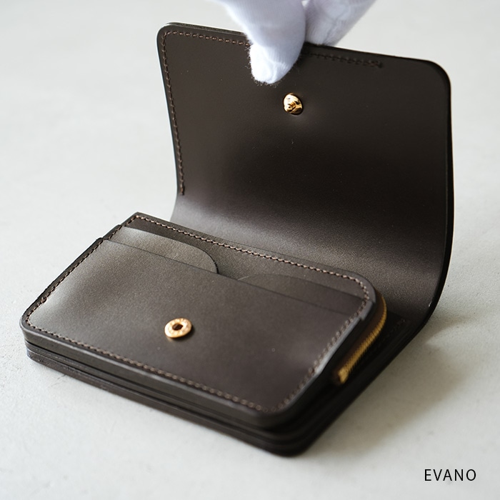 新品未使用✨forme フォルメ　short wallet flip-26 黒 forme フォルメ 二つ折り財布 flp-26 Short Wallet エンボス