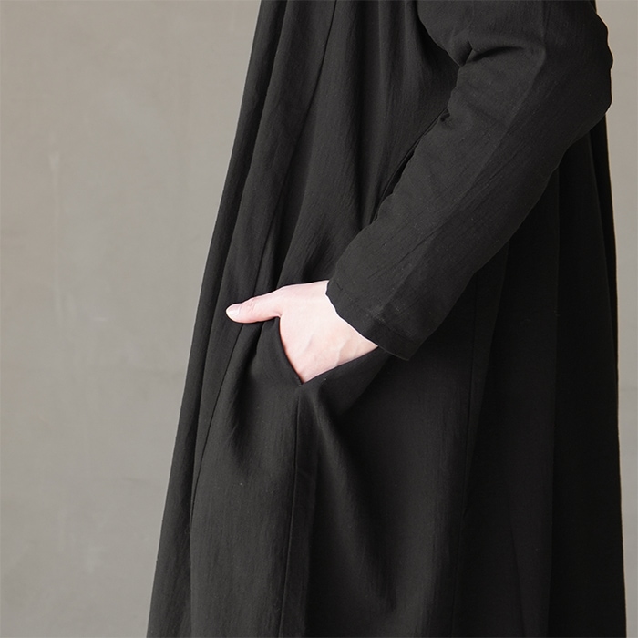 evam eva エヴァムエヴァ　コットンワンピース　ブラックフォーマル e223t045) / evam eva (エヴァムエヴァ) / black tuck one piece