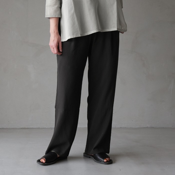 □(e251t194) / evam eva (エヴァムエヴァ) / cotton wide pants