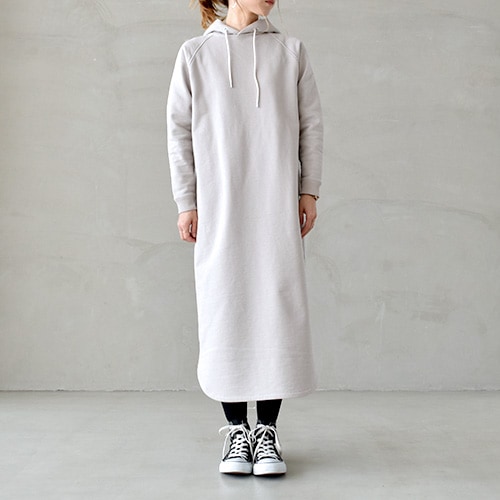 バトナー BATONER 裏毛 フード付き ロング丈 スウェットワンピース バトナー BATONER 裏毛 フード付き ロング丈 スウェット