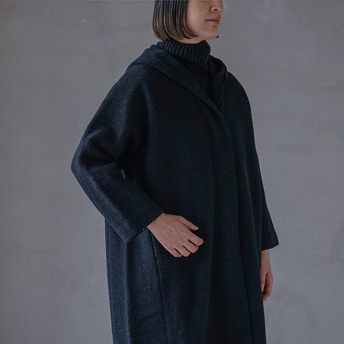 エヴァムエヴァ evam eva プレスウール コート チェスターコート 圧縮 evam eva エヴァムエヴァ プレスウール フード コート e233k095