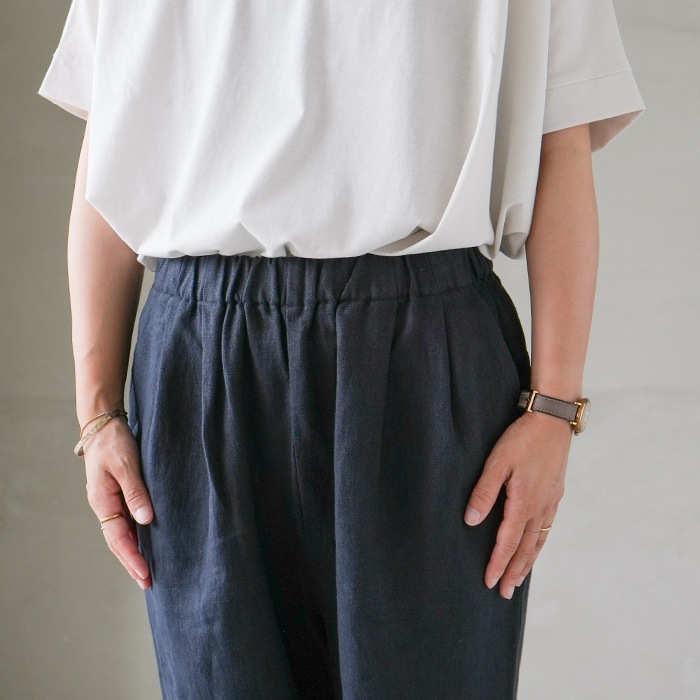 e223t017) / evam eva(エヴァムエヴァ) / linen tuck pants