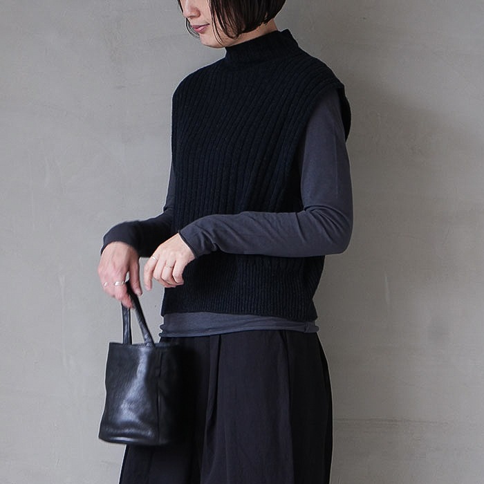 e243k056) / evam eva(エヴァムエヴァ) / wool silk vest(ウールシルク