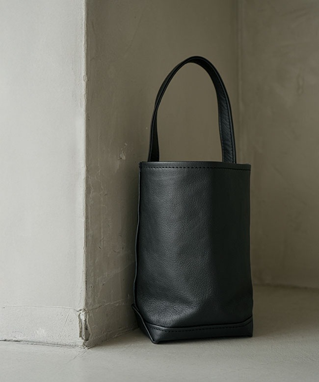 新品 TEMBEA テンベア ドット バゲット トート ミニ です♩ TEMBEA(テンベア)BAGUETTE TOTE MINI ALL LEATHER バゲットトートミニ
