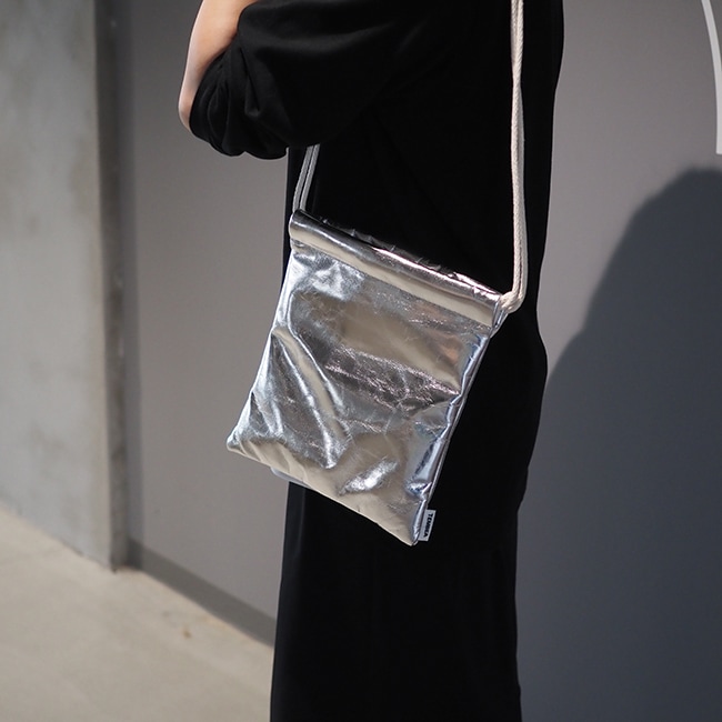 tmb-2338a-24aw) / TEMBEA(テンベア) / 巾着POCHETTE MEDIUM GOAT箔 