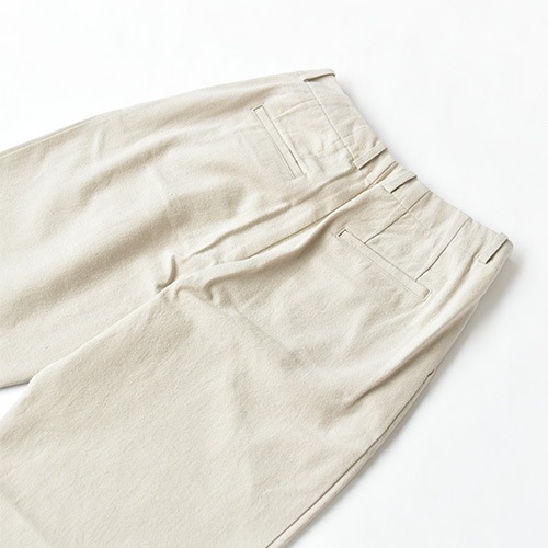 e211t032) / evam eva(エヴァムエヴァ) / cropped pants（クロップド