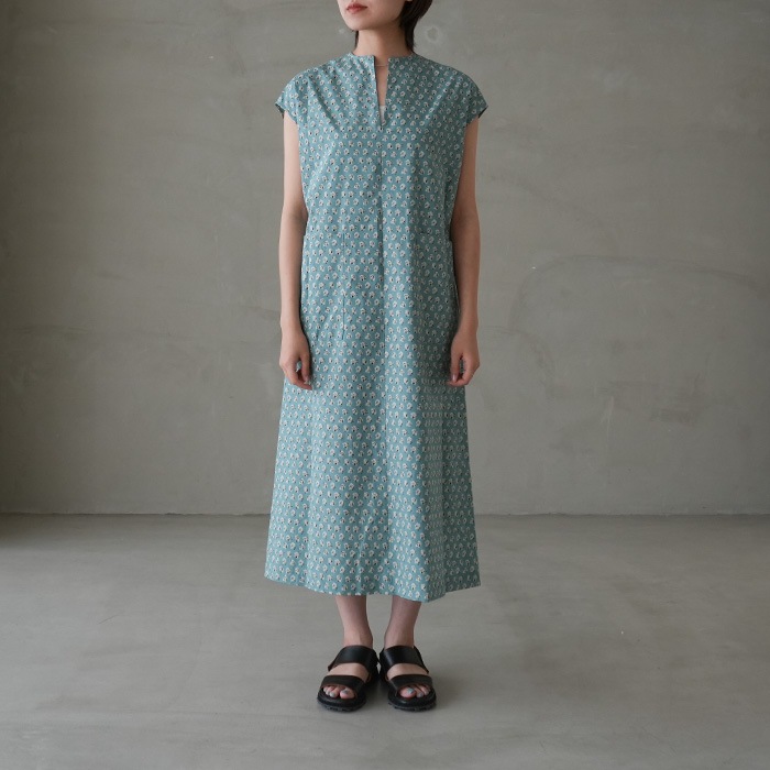 オールドマンズテイラー　ノースリーブワンピース R&D.M.Co- オールドマンズテーラー : JACQUARD DAISY NO SLEEVE