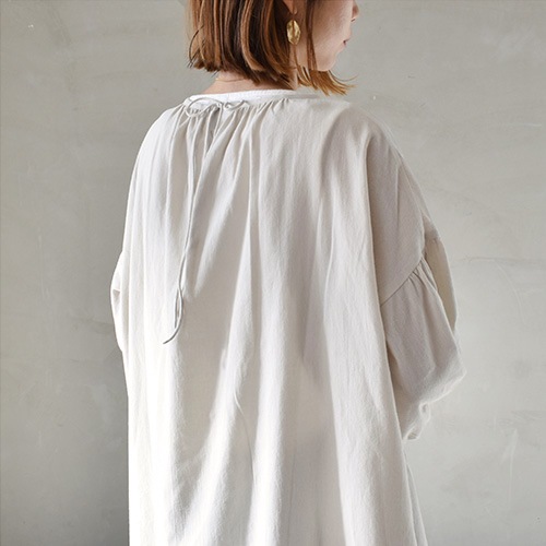 e211t022) / evam eva(エヴァムエヴァ) / gathered sleeve OP