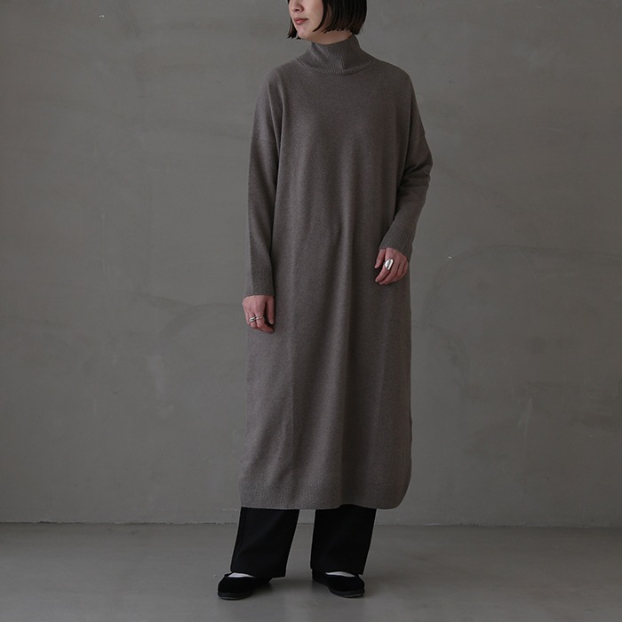 ◾️出品は今月末まで◾️⭐️未使用⭐️evamevaプレスウールワンピース e233k167） / evam eva(エヴァムエヴァ) /press wool one piece(プレス