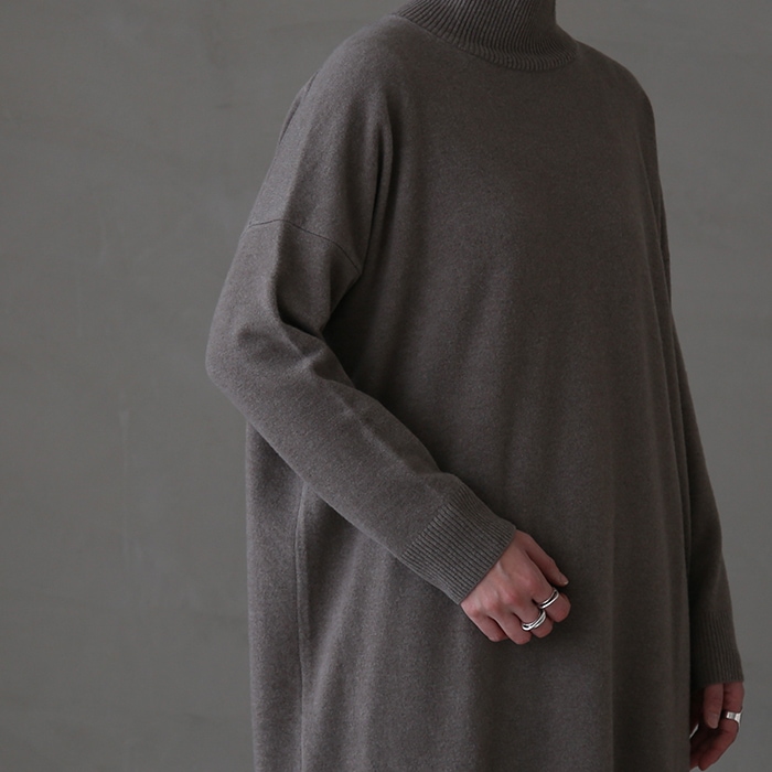 e233k167） / evam eva(エヴァムエヴァ) /press wool one piece(プレス