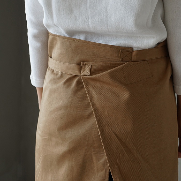 【新品】R&D.M.Co- コットンツイル　コードイニシャルエプロン 50%OFF】(6320) R&D.M.Co-/OLDMANS TAILOR(アールアンドディーエムコー